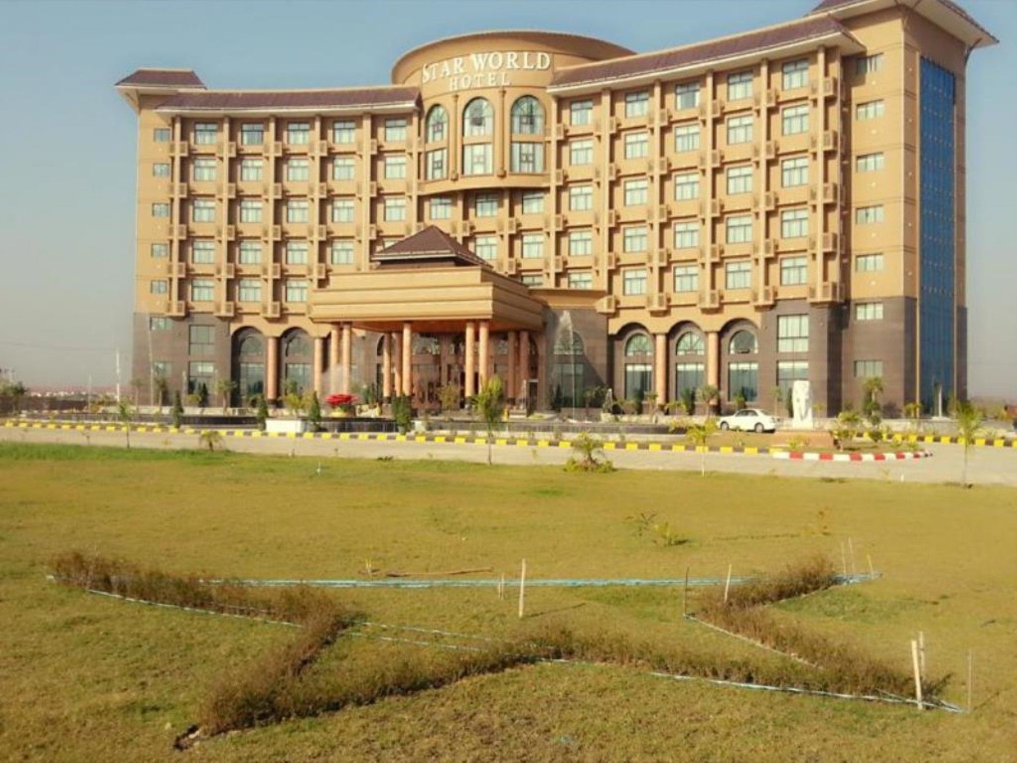 Star World Hotel 3*