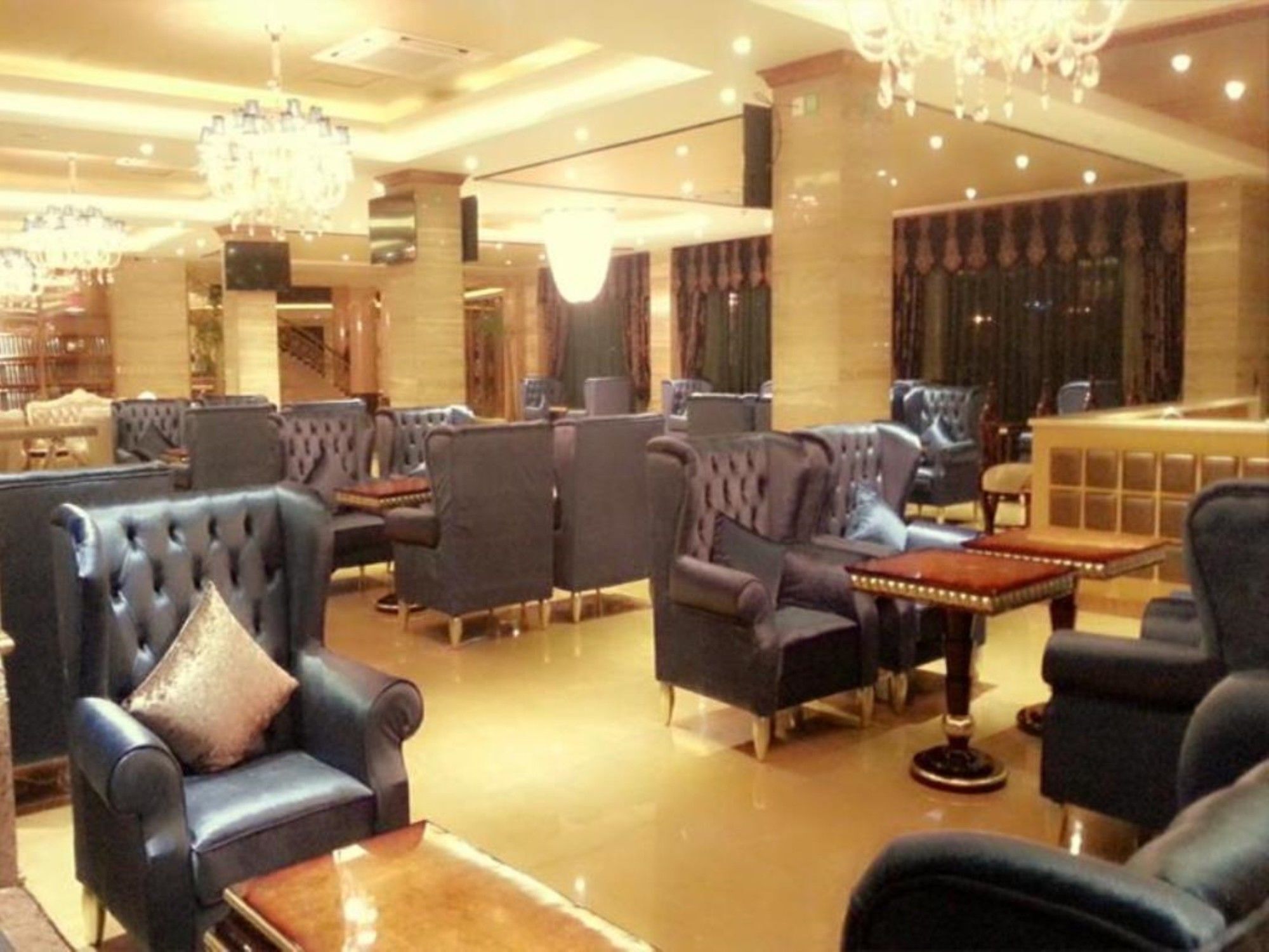 Star World Hotel